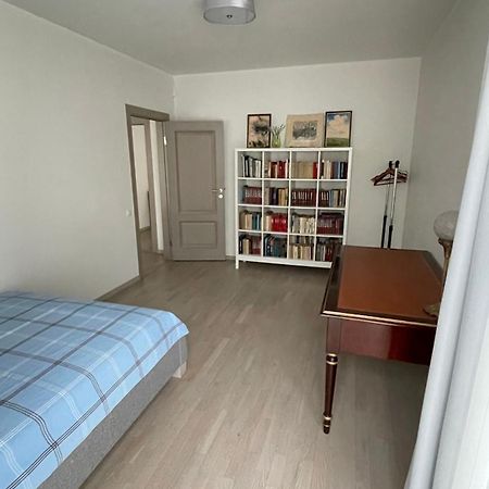 Hugo Apartment & Parking Рига Экстерьер фото