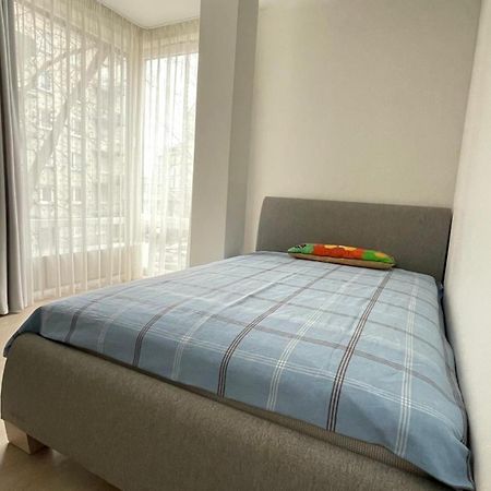 Hugo Apartment & Parking Рига Экстерьер фото