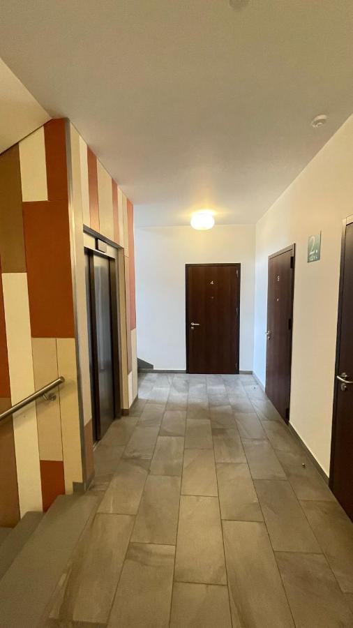 Hugo Apartment & Parking Рига Экстерьер фото