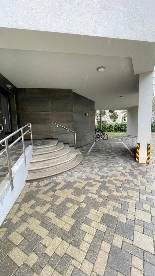 Hugo Apartment & Parking Рига Экстерьер фото