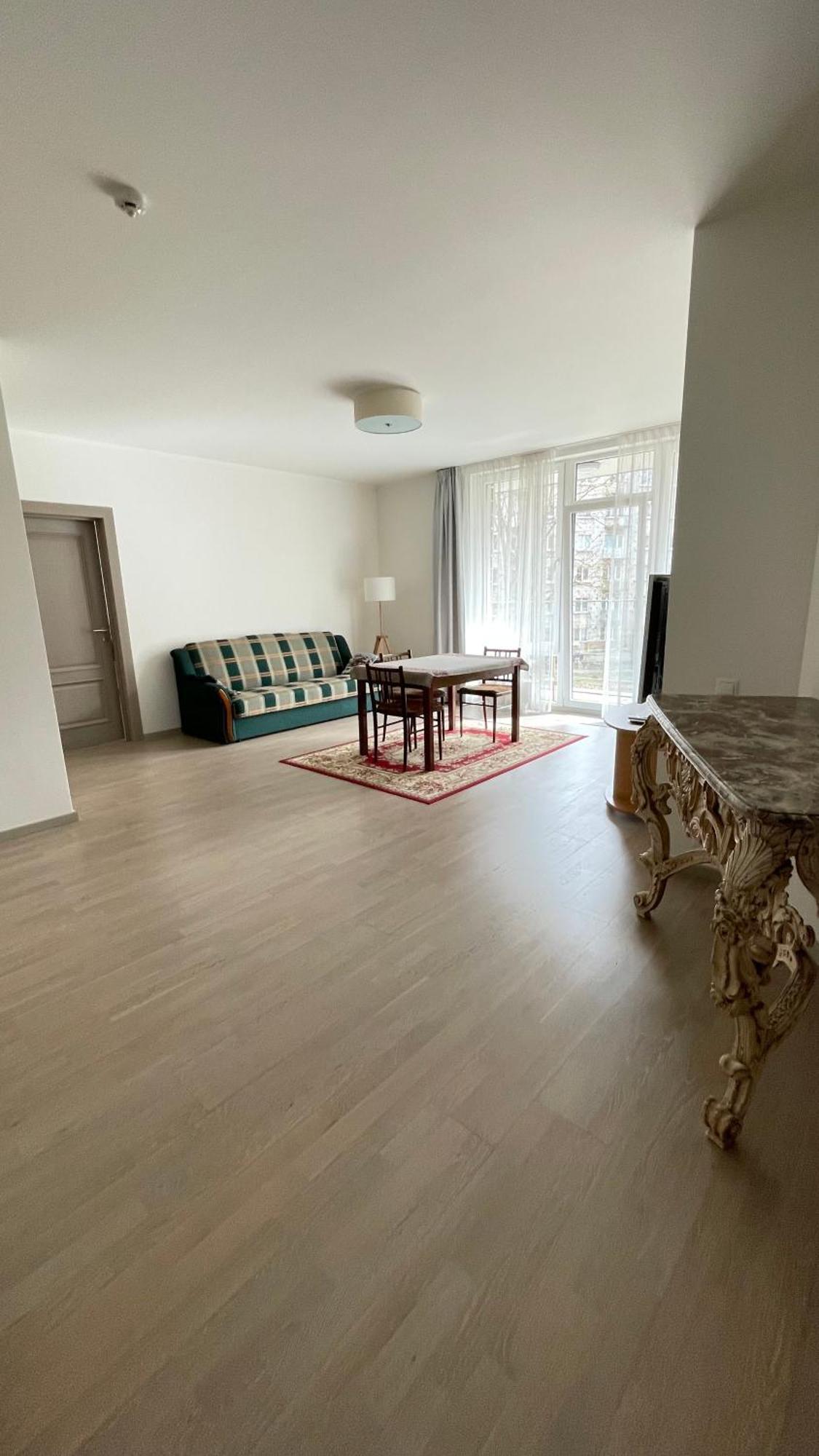 Hugo Apartment & Parking Рига Экстерьер фото
